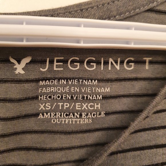American Eagle Jegging Tshirt Grey with Black Stripes - Picture 5 of 5